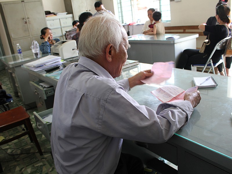 Nhiều người đã vay mượn, chuyển cả trăm triệu đồng vì tin tưởng có người thân đang gặp nạn, cần được giúp đỡ